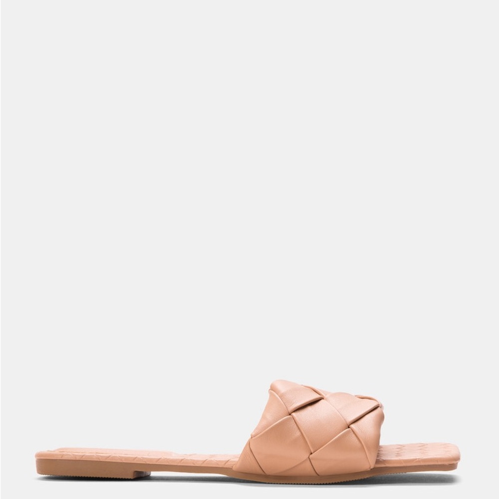 BEIGE flat sandal. Size 8 - Picture 3 of 3